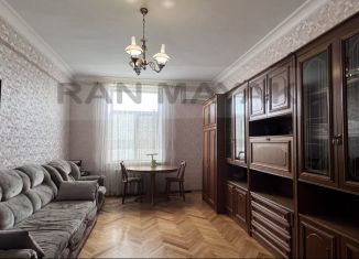 Продажа трехкомнатной квартиры, 85.7 м2, Майкоп, Краснооктябрьская улица, 32