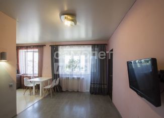 Продам 2-ком. квартиру, 42 м2, Омск, улица Пушкина, 99