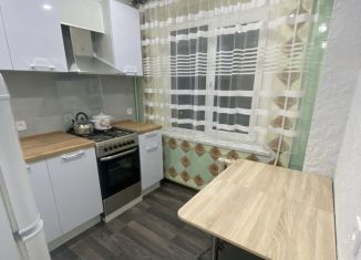 Сдаю в аренду однокомнатную квартиру, 30 м2, Сочи, улица Свердлова, 81к2, микрорайон Черемушки