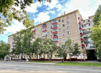 Продаю 3-ком. квартиру, 56 м2, Москва, Планетная улица, 49, метро Сокол