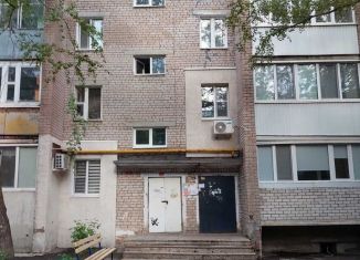 2-ком. квартира на продажу, 52 м2, посёлок городского типа Петра Дубрава, Садовая улица, 20А