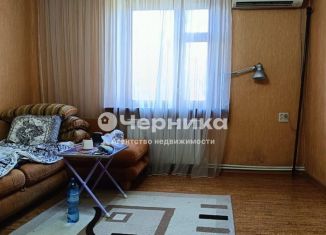 Продам 2-комнатную квартиру, 43.3 м2, Новошахтинск, улица Карла Маркса, 60