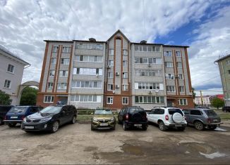 Продам 3-ком. квартиру, 75 м2, Вятские Поляны, улица Ленина, 168