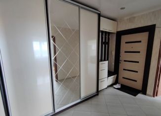 Сдается в аренду 3-ком. квартира, 80 м2, Орёл, Зареченская улица, 4к2