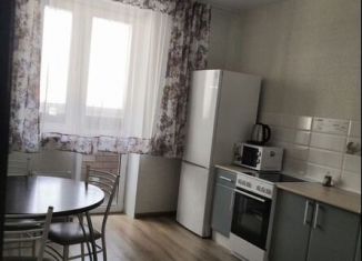 Сдаю однокомнатную квартиру, 35 м2, Тюмень, улица Дмитрия Менделеева, 2