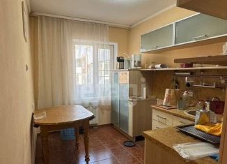 Сдам в аренду 3-комнатную квартиру, 65 м2, Бурятия, Керамическая улица, 4А