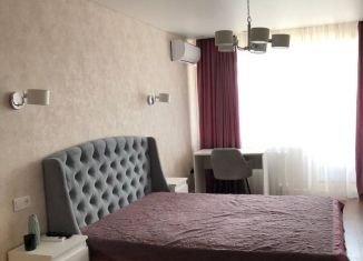 Сдаю в аренду однокомнатную квартиру, 45 м2, Тюмень, Магаданская улица, 5