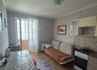 Сдаю в аренду 1-ком. квартиру, 45 м2, Саратов, улица имени Академика О.К. Антонова, 24А