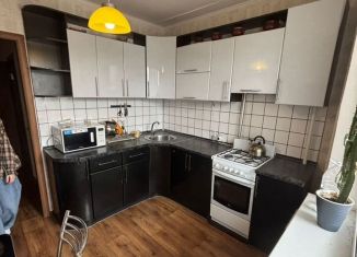 Сдам в аренду 2-ком. квартиру, 56 м2, Пенза, Тепличная улица, 35