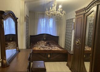 Сдам в аренду 2-ком. квартиру, 67 м2, Краснодар, Командорская улица, 9/1