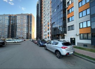 Продам 3-комнатную квартиру, 77.1 м2, Воронеж, улица Полковника Богомолова