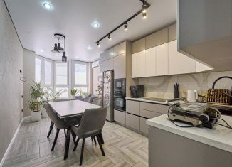 Продаю 2-комнатную квартиру, 63 м2, Краснодар, улица Ветеранов, 85к5, микрорайон 2-я Площадка