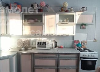 Продам 2-комнатную квартиру, 51.2 м2, поселок городского типа Белоярский, улица Калинина, 70/1