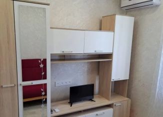 Сдаю 1-ком. квартиру, 14 м2, Азов, улица Макаровского, 29Б