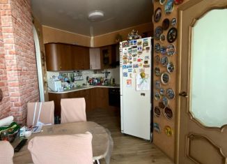 Продаю двухкомнатную квартиру, 55 м2, Сергиев Посад, улица Дружбы, 9А