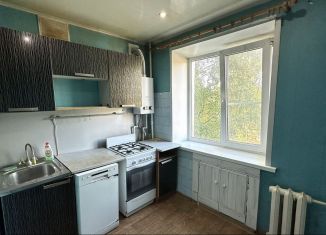 Сдам в аренду 4-ком. квартиру, 59.2 м2, Боровичи, улица Гоголя, 129