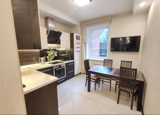 Сдается в аренду трехкомнатная квартира, 81 м2, Санкт-Петербург, улица Шостаковича