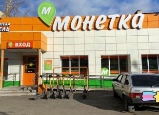 Продаю торговую площадь, 450 м2, Лысьва, Делегатская улица, 38