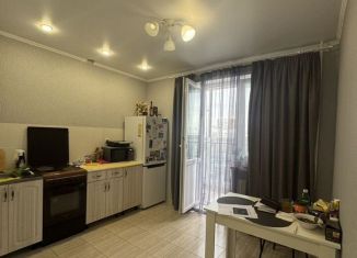 Сдам двухкомнатную квартиру, 60 м2, Оренбург, улица Поляничко