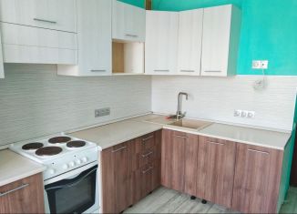 Аренда 1-ком. квартиры, 37 м2, поселок городского типа Стройкерамика, улица Академика Дмитрия Козлова, 15