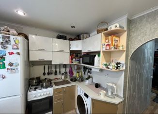 Продается трехкомнатная квартира, 58.9 м2, Стерлитамак, улица Карла Либкнехта, 2