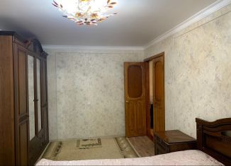 Продаю 4-комнатную квартиру, 105 м2, Черкесск, улица Лободина, 59