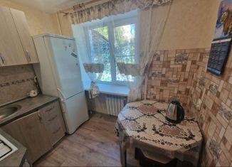 Сдам в аренду 2-ком. квартиру, 50 м2, Ставрополь, улица Фроленко, 10, микрорайон № 27