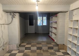 Сдам в аренду торговую площадь, 35 м2, Махачкала, улица Абдулхакима Исмаилова, 135