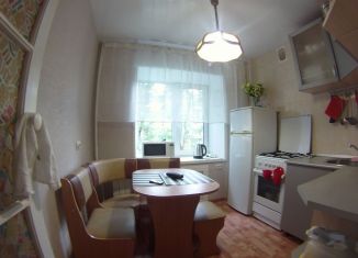 Аренда 1-комнатной квартиры, 30 м2, Екатеринбург, улица Бажова, 74, улица Бажова