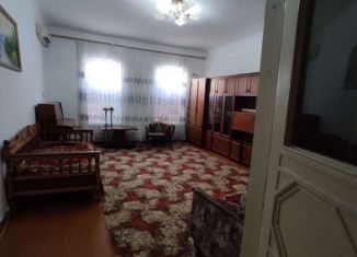 Продаю 3-комнатную квартиру, 70 м2, Дагестан, Советская улица, 8