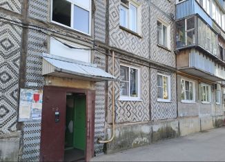 Продается 1-ком. квартира, 32 м2, Малоярославец, улица Энтузиастов, 1