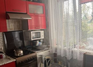 Продается 2-ком. квартира, 42 м2, Боровичи, Ленинградская улица, 45