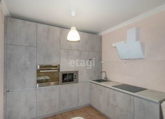 Продается 3-ком. квартира, 93.8 м2, Тюмень, улица Тимофея Чаркова, 81к2