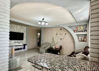 Продажа 3-ком. квартиры, 60 м2, Хабаровский край, улица Суворова, 71