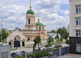 Продажа 3-ком. квартиры, 152 м2, Тюмень, улица 25 Октября, 34