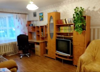 Сдается трехкомнатная квартира, 55 м2, Кингисепп, улица Иванова, 21