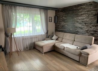 Продается четырехкомнатная квартира, 89 м2, Шадринск, улица Ефремова, 32