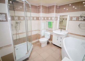 Продаю 2-ком. квартиру, 53 м2, Новокузнецк, улица Зорге, 2