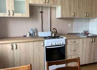 Сдаю 1-ком. квартиру, 38 м2, Чебоксары, улица Юрия Гагарина, 47к1