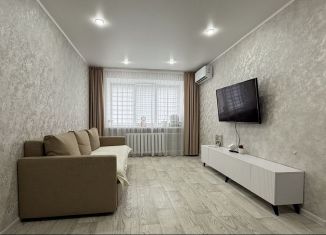 Двухкомнатная квартира на продажу, 44 м2, Азнакаево, улица Ленина, 28