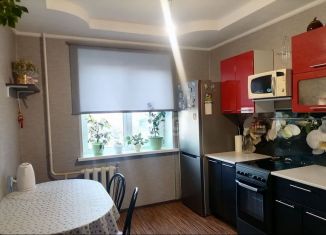 Сдача в аренду трехкомнатной квартиры, 65 м2, Тобольск, микрорайон Иртышский, 15