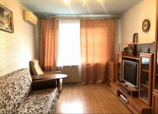 Аренда 2-комнатной квартиры, 52.4 м2, Кириши, улица Декабристов Бестужевых, 21