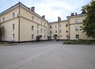 Продам 4-ком. квартиру, 100 м2, Тюмень, улица Котельщиков, 1