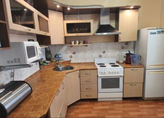 Продам 2-ком. квартиру, 64 м2, Старый Оскол, микрорайон Степной, 8