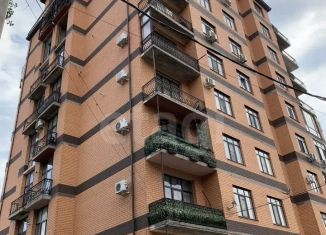 Продается двухкомнатная квартира, 80 м2, Дагестан, улица Азиза Алиева, 1/1