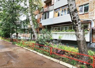 Сдача в аренду 3-комнатной квартиры, 52 м2, Октябрьский, 21-й микрорайон, 1