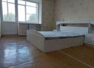 Продается 1-комнатная квартира, 33 м2, Азнакаево, улица Ямашева, 9А
