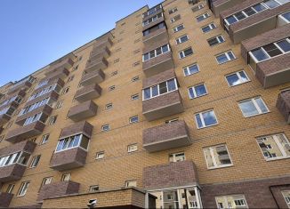 Двухкомнатная квартира на продажу, 47 м2, Смоленск, улица 100-летия Комсомола, 1