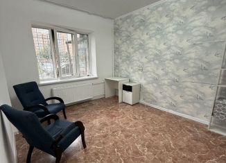 Сдам однокомнатную квартиру, 30 м2, Люберцы, Вертолётная улица, 4к1