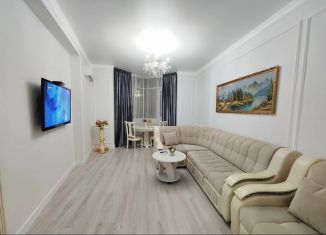 Сдам 2-комнатную квартиру, 65 м2, Грозный, улица Ханпаши Нурадилова, 58/68